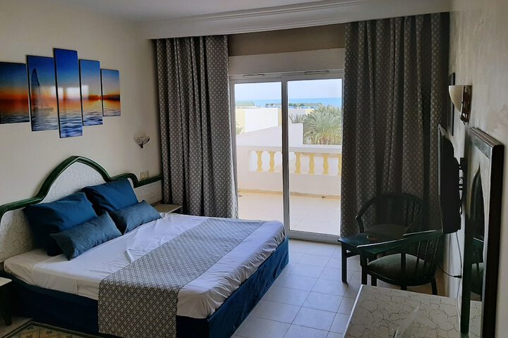 Room 9 of 60