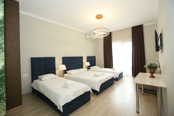 Room 8 of 43