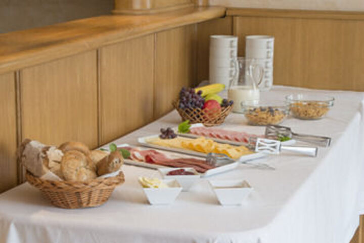 Breakfast/Coffee Service 11 of 44