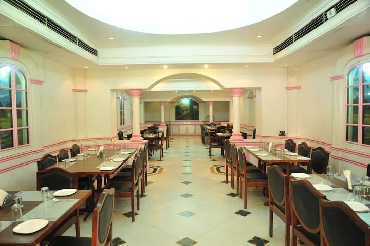 Dining Photos
