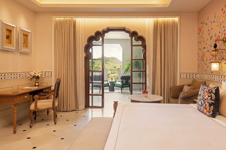 Room 15 of 84