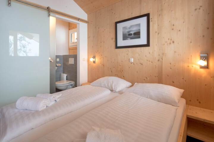 Room 2 of 34