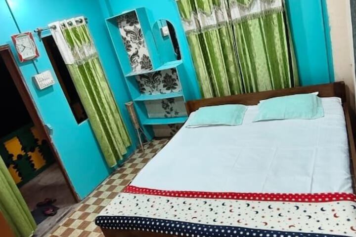 Room 5 of 72