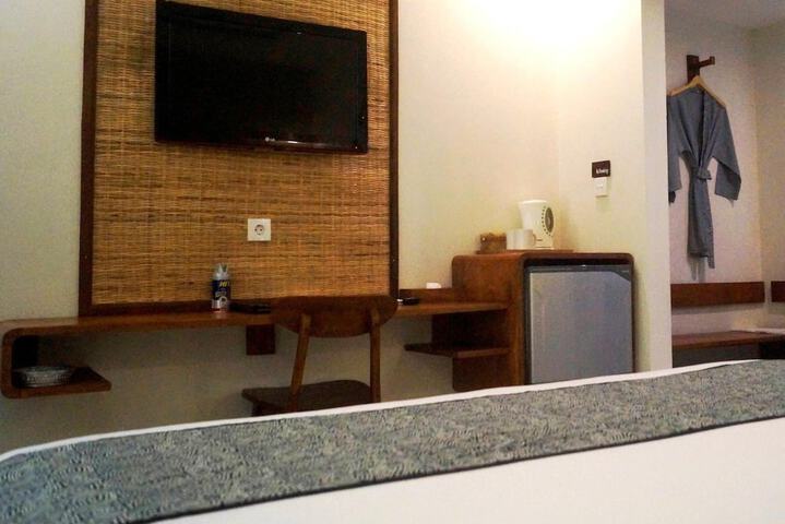 Room 13 of 65