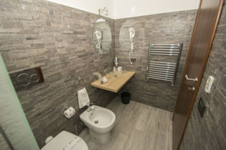 Room 5 of 23