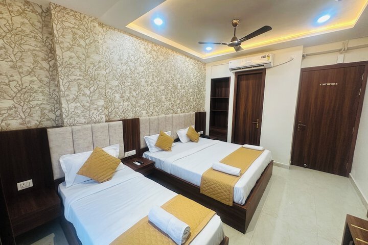 Room 10 of 74