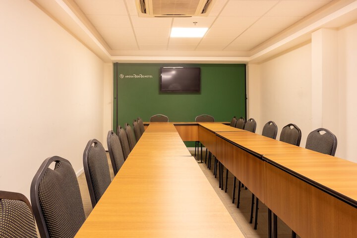 Business Center 170 of 183