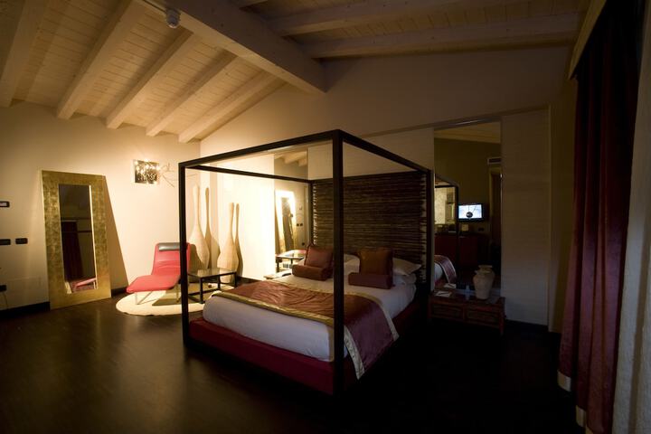 Room 10 of 39