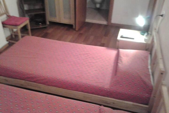 Room 33 of 60