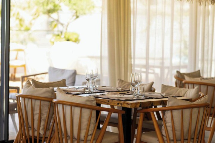 Dining 134 of 136