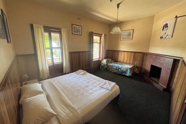 Room 3 of 18