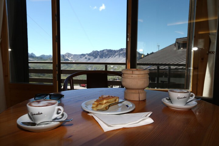 Breakfast/Coffee Service 27 of 50
