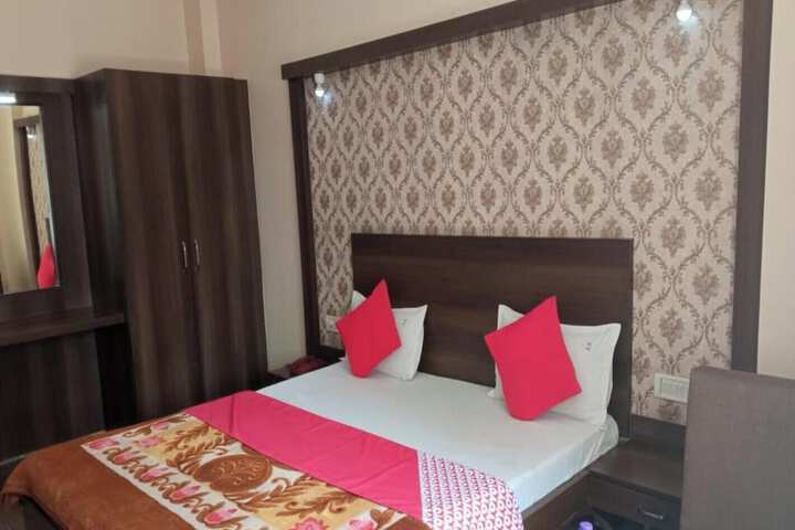 Room 9 of 27