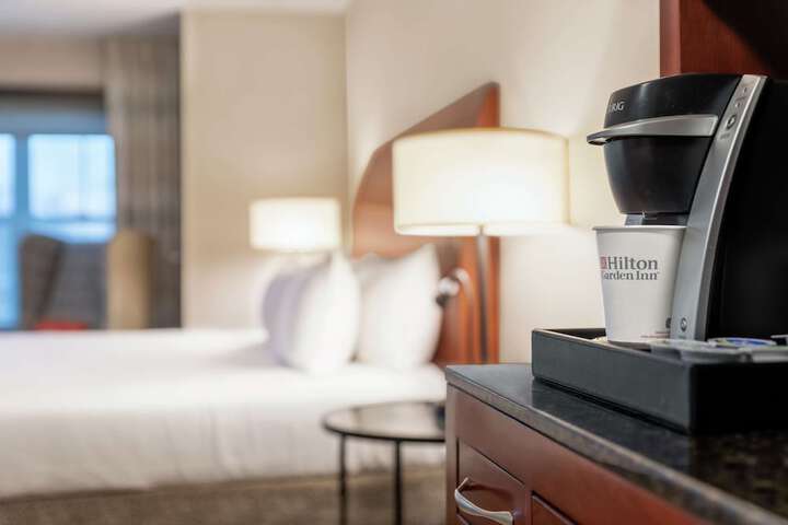 1 King Premium with in Room Drinks Snacks (18 of 31)