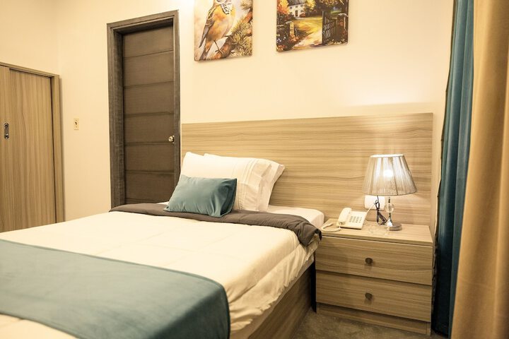 Room 14 of 101