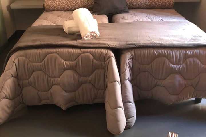 Room 2 of 37