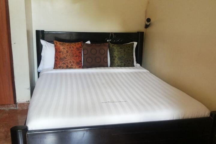 Room 8 of 50