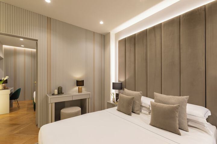 Room 35 of 76