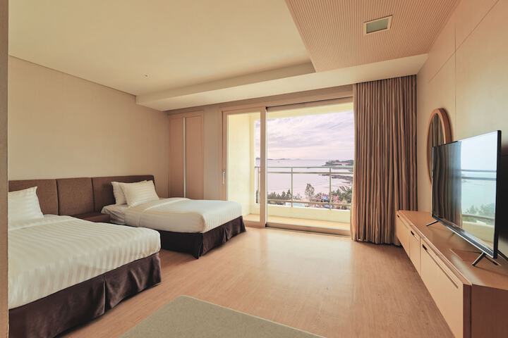 Room 10 of 53