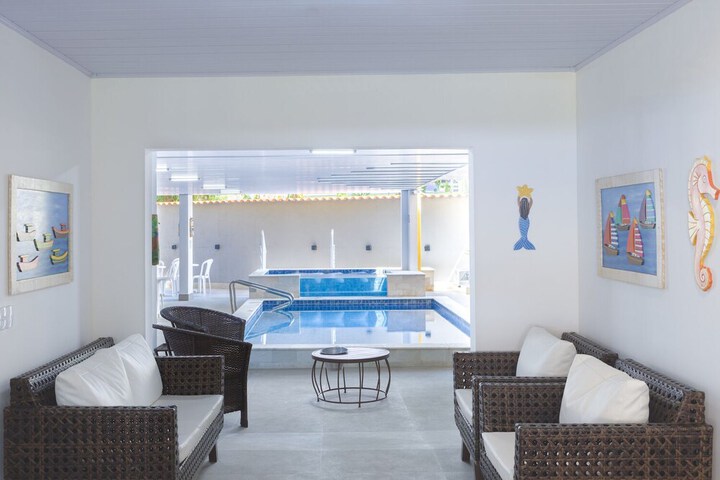 Pool 135 of 202
