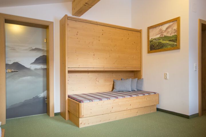 Room 12 of 70