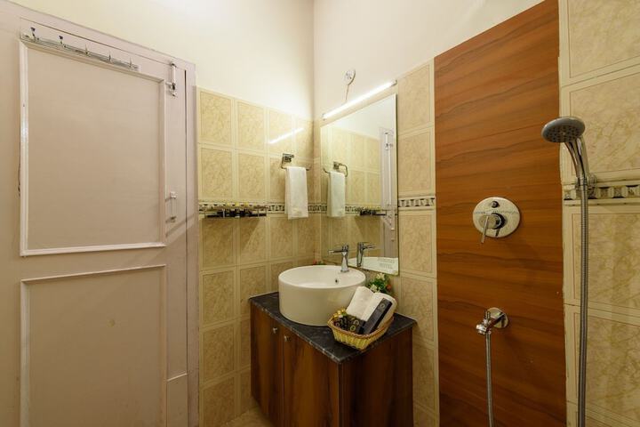 Room 34 of 81