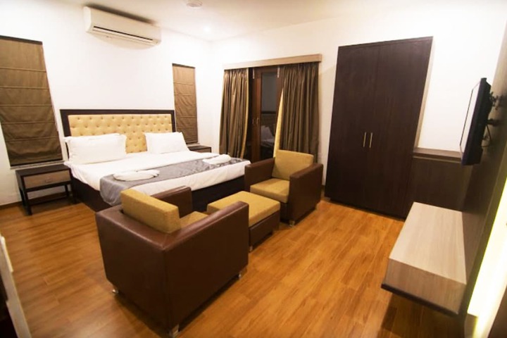 Room 5 of 20