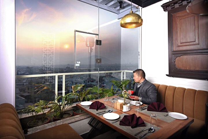 Dining 76 of 121
