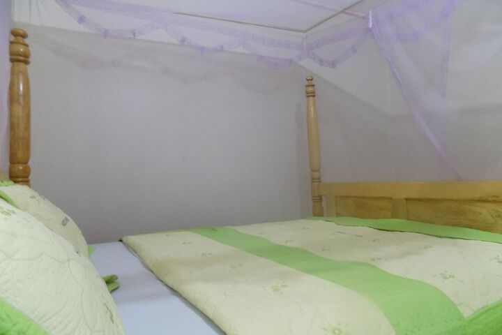 Room 14 of 37