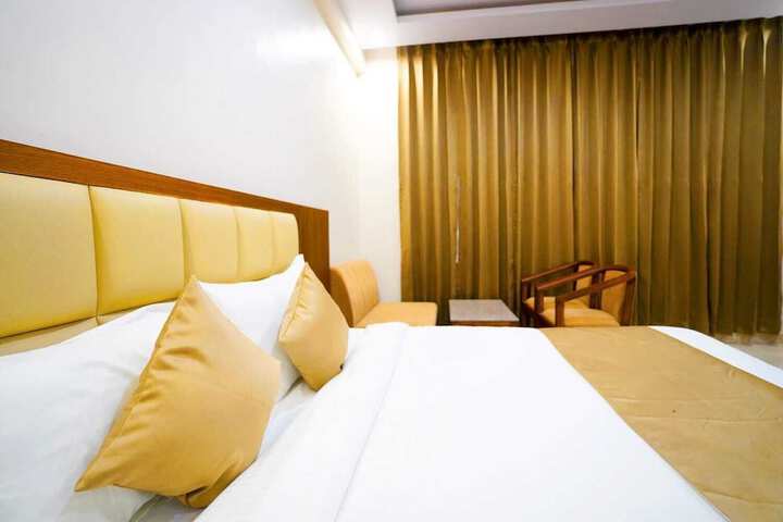 Room 10 of 17
