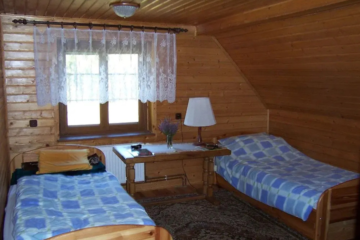 Room 5 of 12