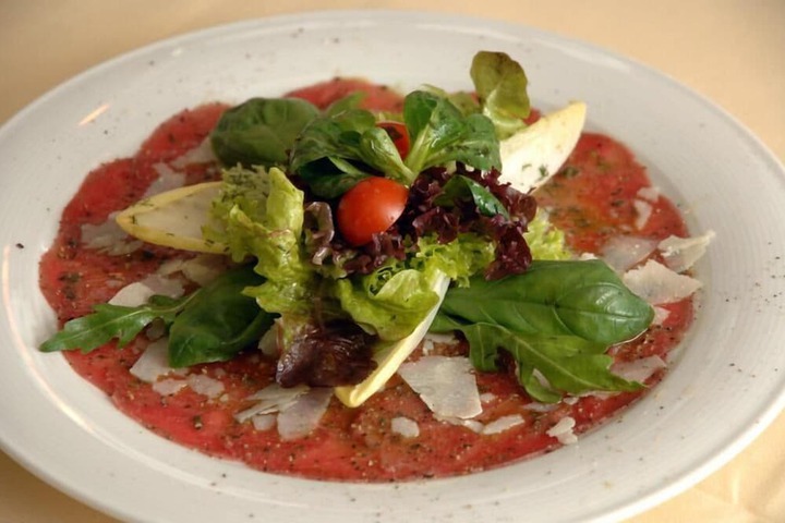 Dining 20 of 24