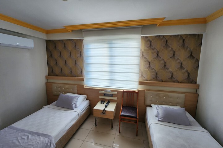 Room 8 of 20
