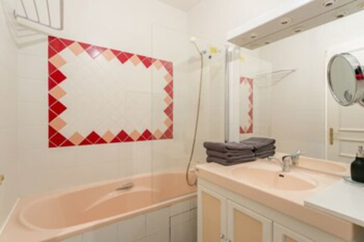 Room 3 of 24
