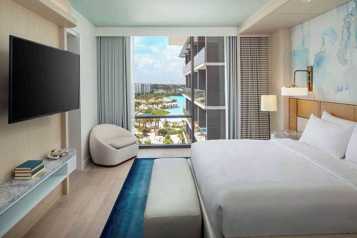 Room 35 of 243