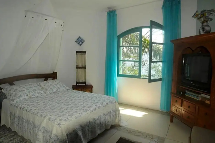 Room 2 of 7