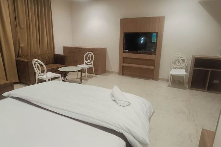 Room 2 of 19