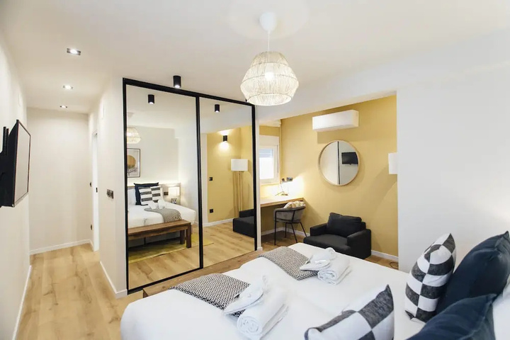 Room 3 of 12