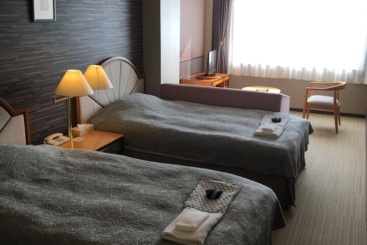 Room 8 of 43