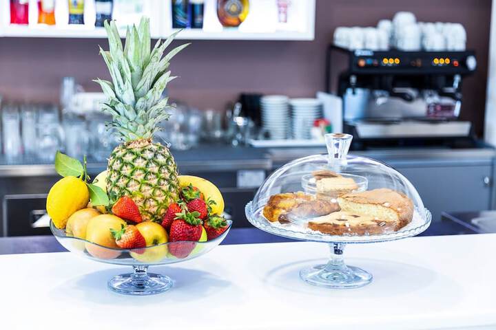 Breakfast/Coffee Service 35 of 44