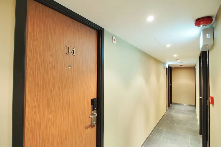 Room 12 of 15