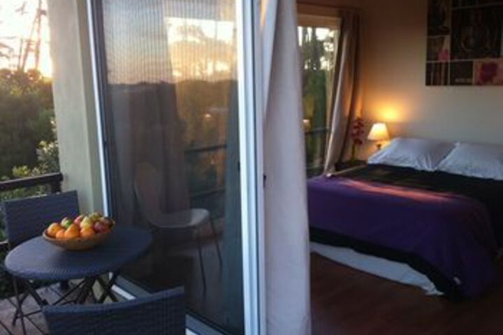 Room 17 of 28