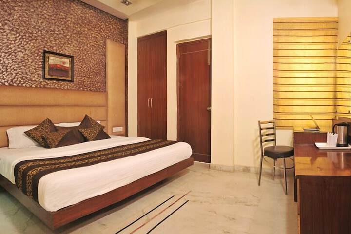 Room 8 of 20