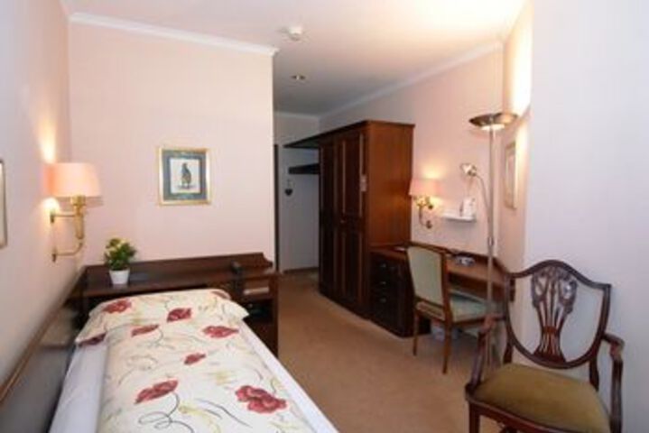 Room 42 of 108