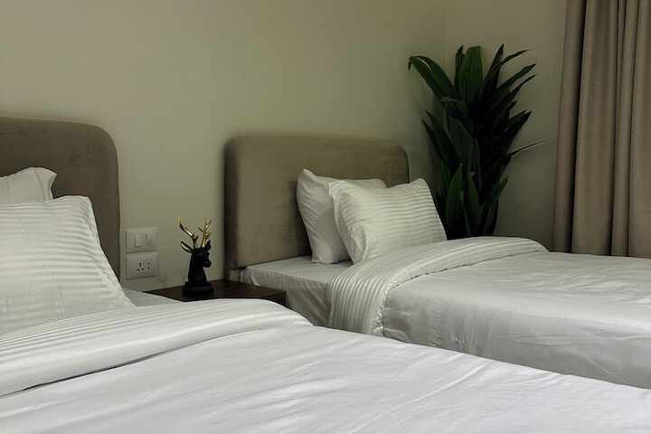 Room 13 of 23