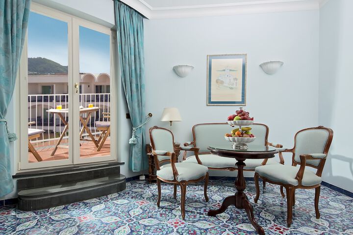 Room 5 of 125