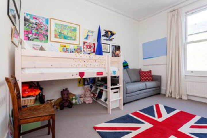 Room 18 of 25