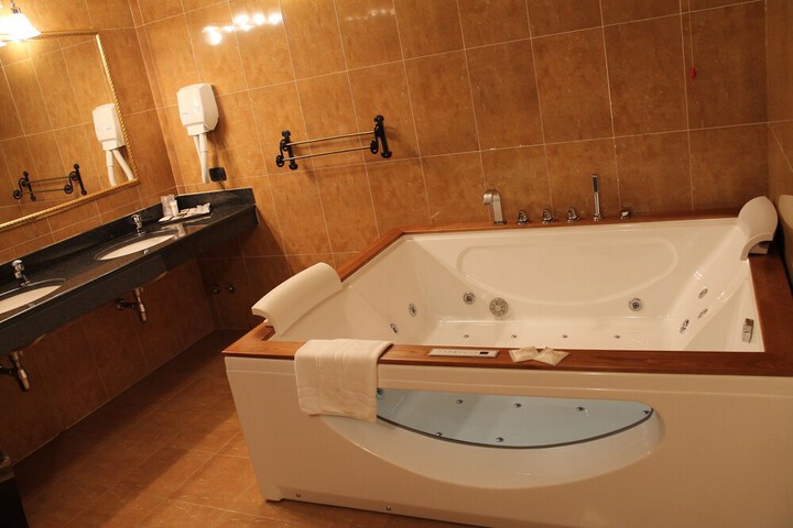 Hot Tub 71 of 110