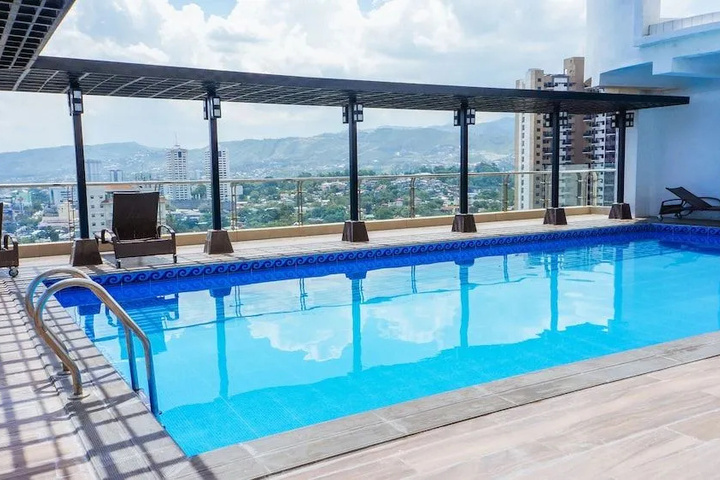 Pool 10 of 17