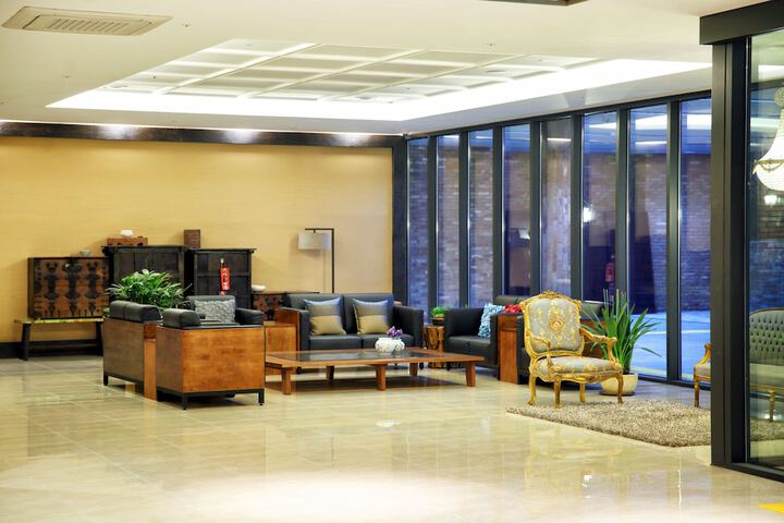 Hotel Interior 9 of 38